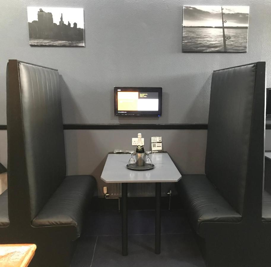 Отель Harbour Bridge, Camps Bar Уик Экстерьер фото